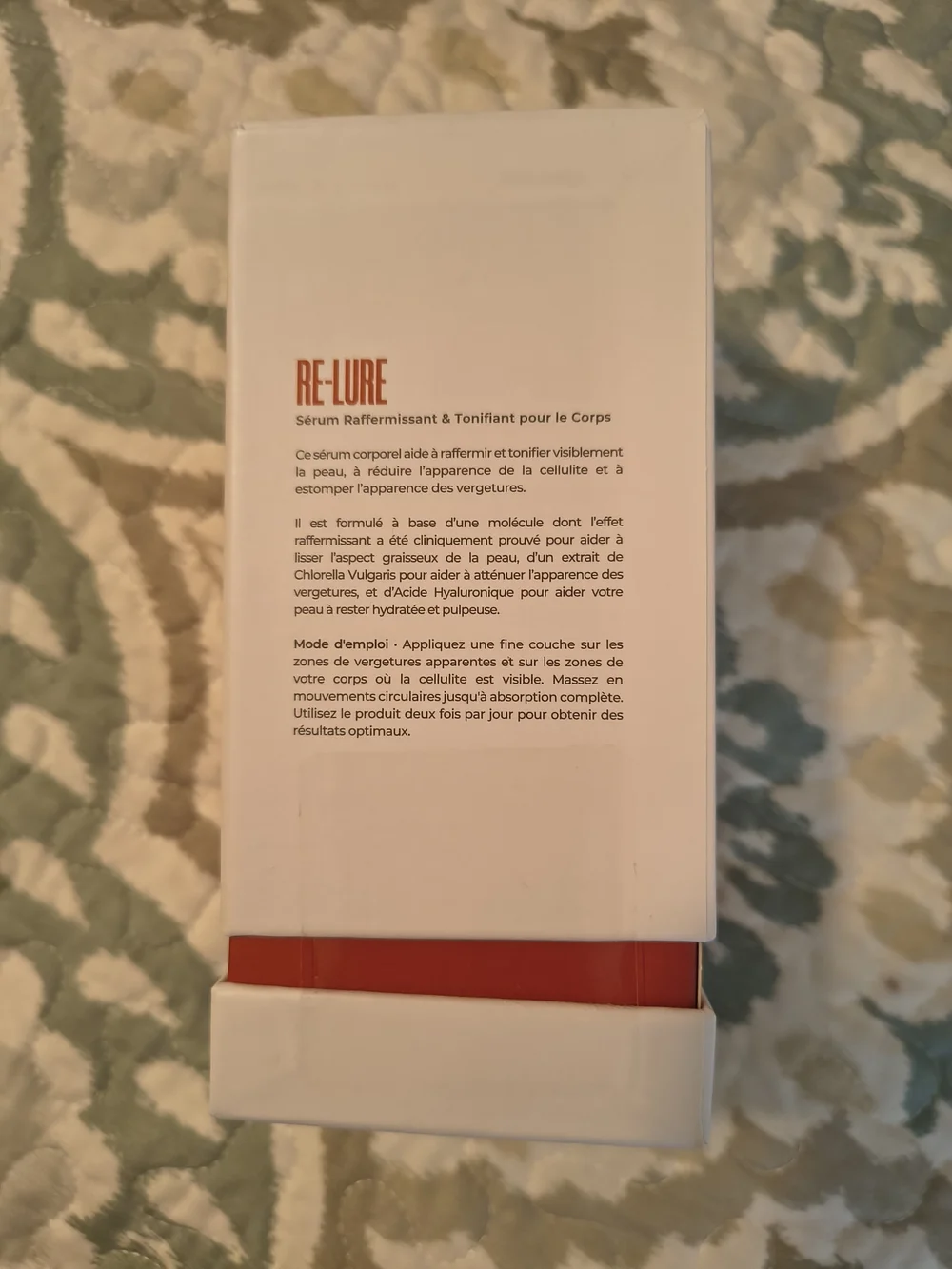 MAËLYS RE-LURE Tight & Tone Body Serum - White with Red Accents